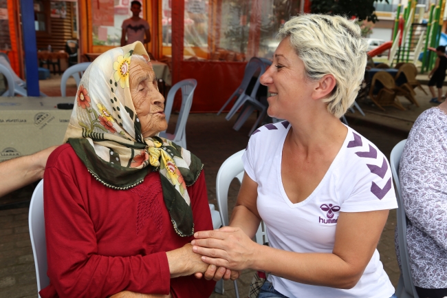 100 yaşında ilk kez doğum günü kutlandı