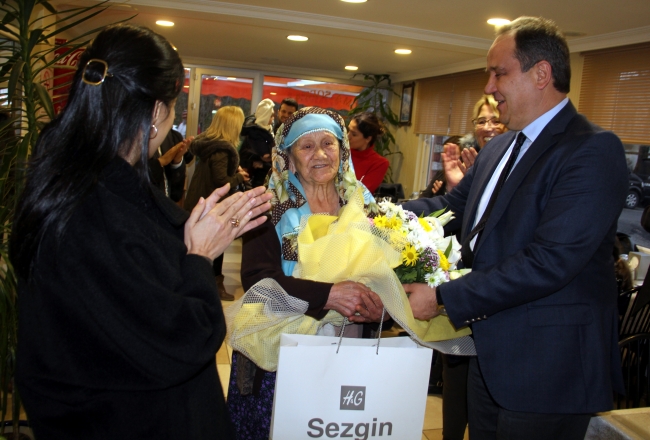 İlk doğum gününü 100. yaşında kutladı