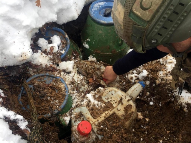 Bitlis'te 160 kilogram patlayıcı bulundu