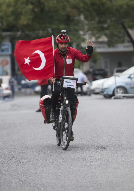 Almanya'dan Ankara'ya pedal çevirdi
