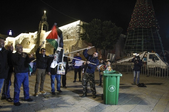 Filistinliler ABD Başkan Yardımcısı Mike Pence'in İsrail ziyaretini protesto etti