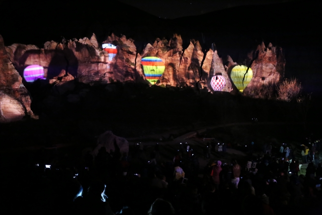 Tarihi süreci peribacalarına yansıttılar