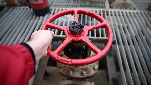 AB ve Rusya’nın petrol hamleleri: Moskova nasıl etkileniyor?