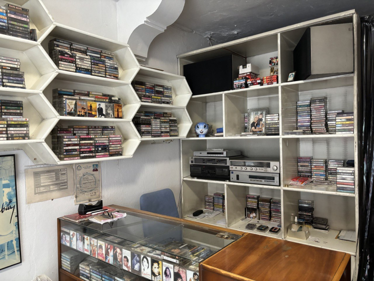 Denizli�nin zaman� unutturan kaset d�kkan�