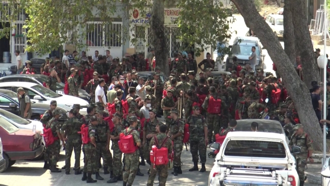 Azerbaycan askerleri Çine'deki yangına desteğe geldi