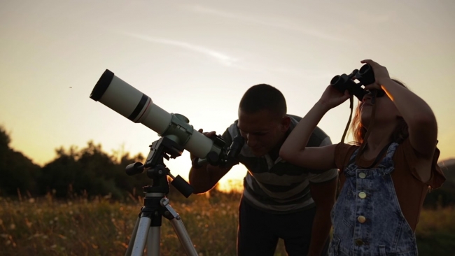 Gökyüzünü izleyen amatör gözler