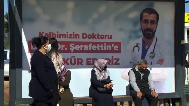 Kendisini iyileştiren doktora sıra dışı teşekkür: Panolara astı