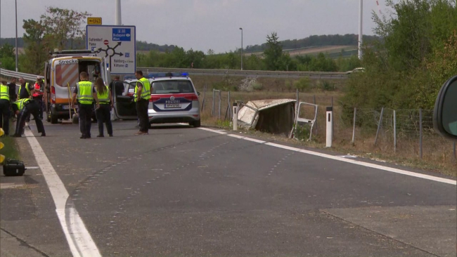 Avusturya'da göçmenleri taşıyan araç polisten kaçarken kaza yaptı: 3 ölü
