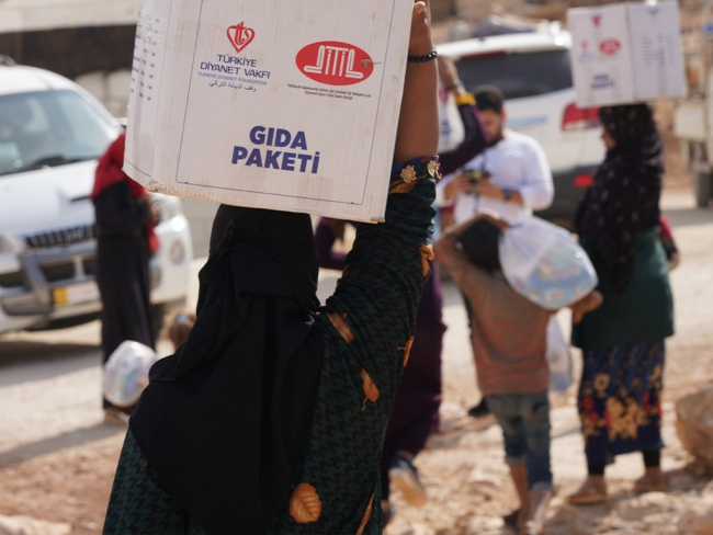 DİTİB ve TDV'den İdlib'deki ailelere yardım eli