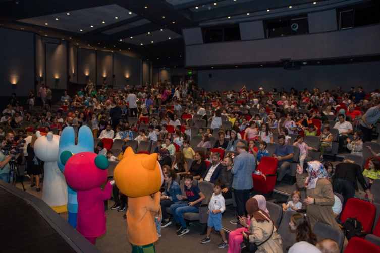 TRT ortak yapımı 'Kare Takımı: Gizemli Ada' filminin galası gerçekleşti