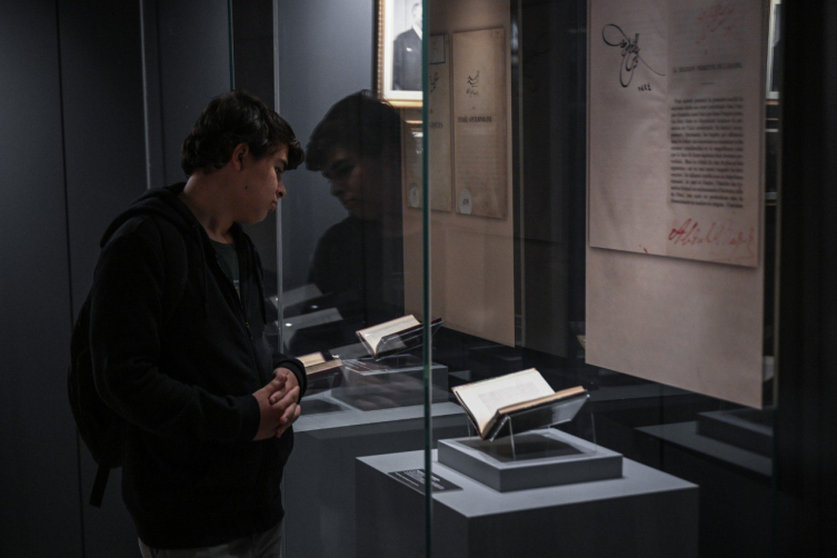 Cumhurbaşkanlığı Millet Kütüphanesi’nde Atatürk’ün Kitap Dünyası sergisi açıldı