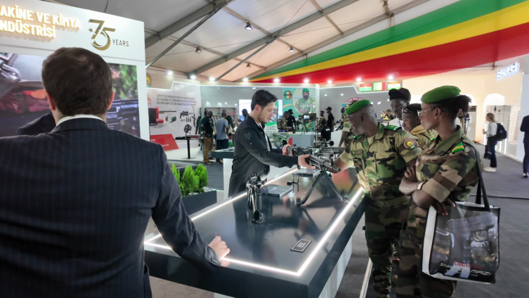 MKEden Afrika çıkarması: Yeni sözleşmeler yolda