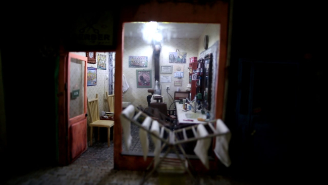 Eski binaları diorama sanatıyla günümüze taşıyor