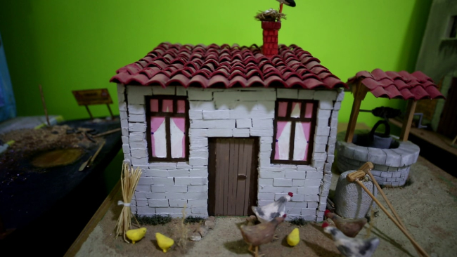 Eski binaları diorama sanatıyla günümüze taşıyor