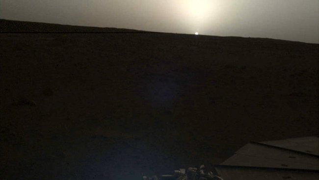 Insight Mars'ta gün doğumunu görüntüledi