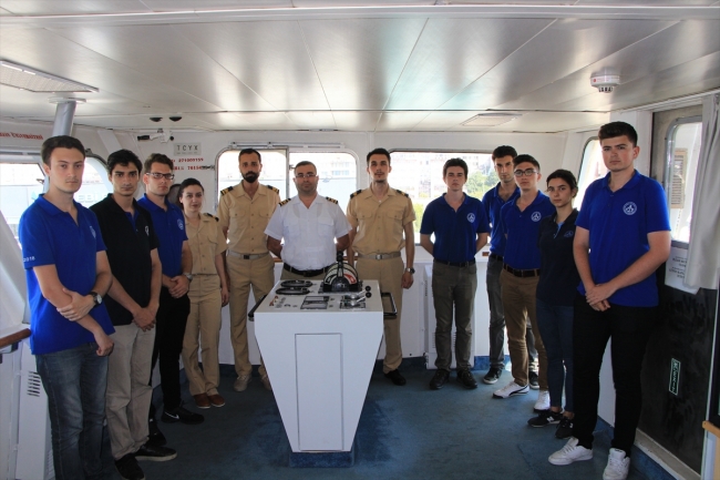 "Piri Reis" gemisi Bandırma'ya geldi