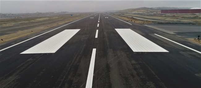 Üçüncü Havalimanı'nın biten pisti havadan görüntülendi