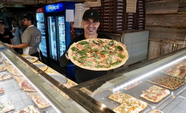 Türk pizzacı ABD'de 4 ödül kazandı
