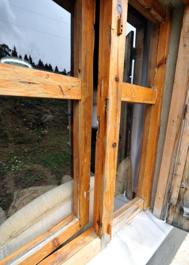 PKK'lı teröristler yayla evlerinden erzak çaldı