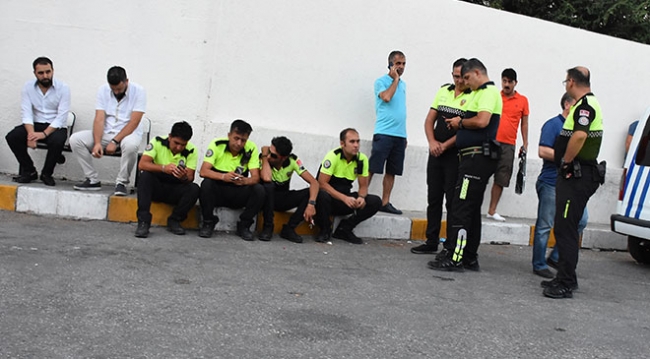 Ağaç budarken düşen polis memuru hayatını kaybetti