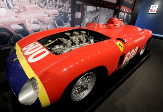 1956 model Ferrari rekor fiyata satıldı