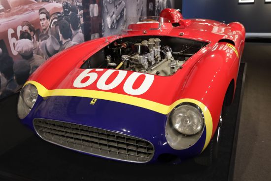 1956 model Ferrari rekor fiyata satıldı