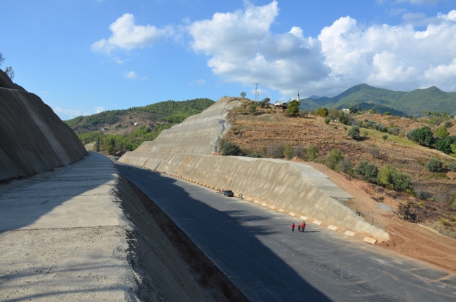 Mersin ile Antalya'yı yakınlaştıracak projede sona doğru