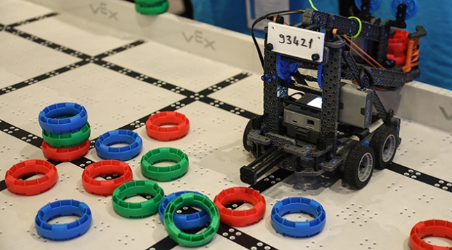 Geleceğin robot tasarımcıları yarıştı