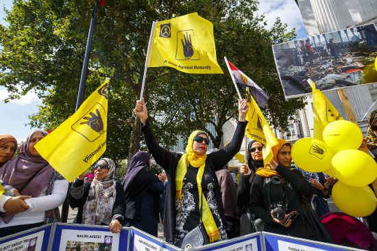Rabia katliamı Londra'da protesto edildi