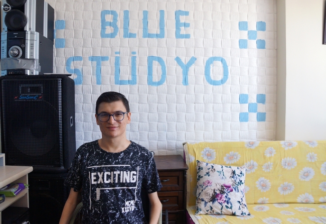 Rap müziğiyle hayata bağlanan kas hastası konsere hazırlanıyor