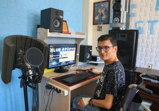 Rap müziğiyle hayata bağlanan kas hastası konsere hazırlanıyor