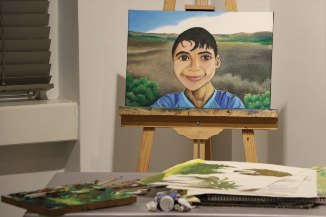 Bob Ross'tan etkilenip ressamlık hayali kurmaya başladı