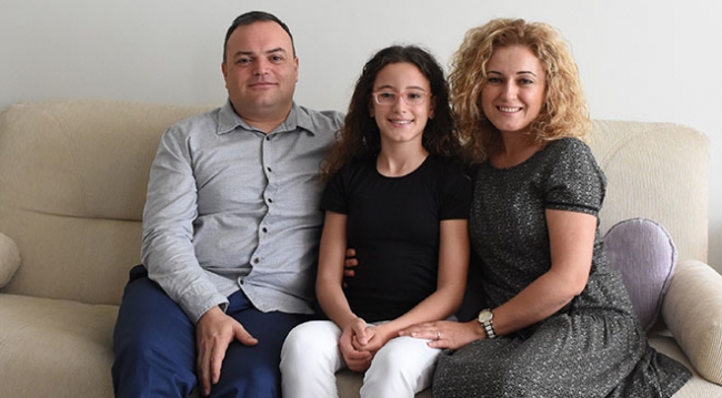 11 yaşındaki Rana Kuru resim sergisi açtı