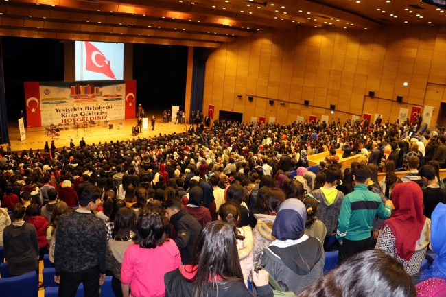 Bir milyon kişi kitaplarla buluşuyor