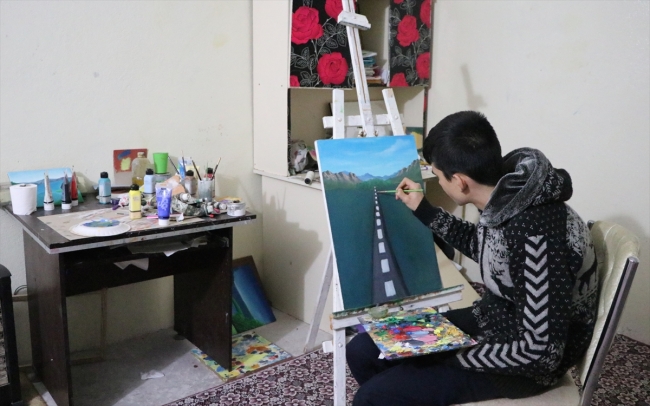 Bob Ross'tan etkilenip ressamlık hayali kurmaya başladı