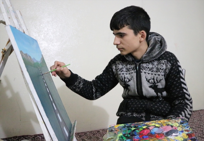 Bob Ross'tan etkilenip ressamlık hayali kurmaya başladı