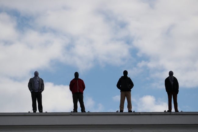 İngiltere'de heykellerle intihar önlemi