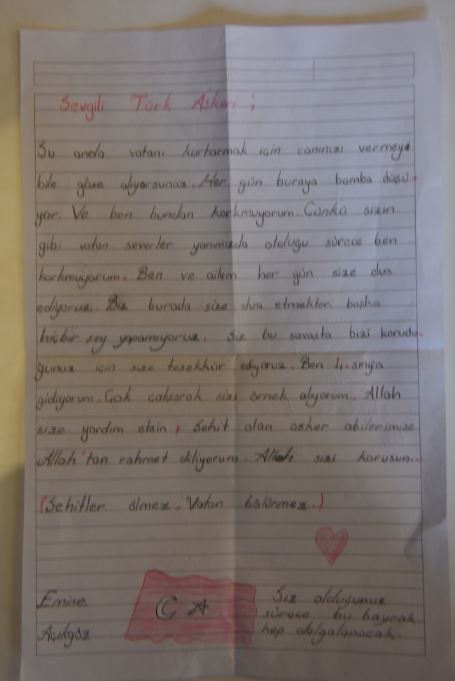 Reyhanlı'da minik öğrencilerden Mehmetçiğe mektup