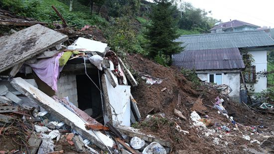 Rize'de heyelan: 2 ölü
