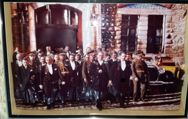 Resim öğretmeninden üç boyutlu rölyef sergisi