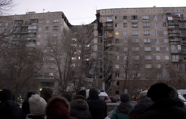 Rusya'da çöken binadan 11 aylık bebek canlı çıkarıldı