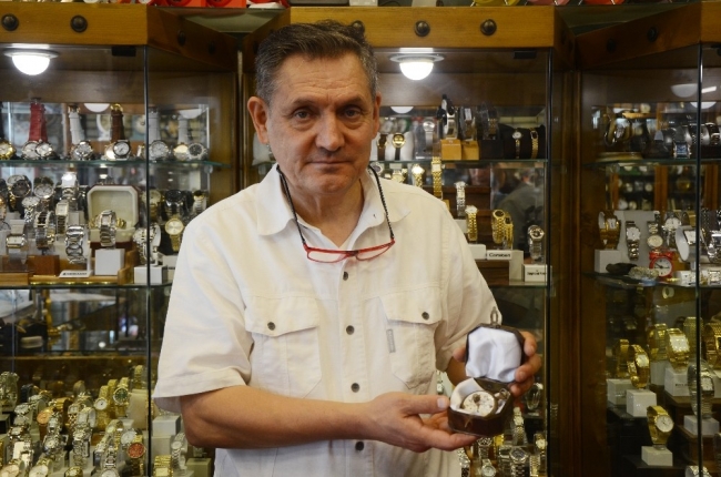 Kurşunu durduran saat müzede sergilenmeyi bekliyor