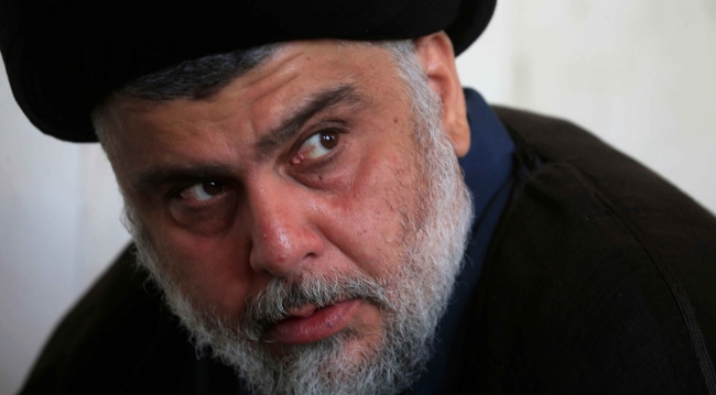Salih ve Sadr’ın, ilk önce Zurfi’yi destekleyip pazarlık alanını açtığı, sonra da Kazımi ile marjı yükselttiği değerlendirilebilir. Fotoğraf: Reuters