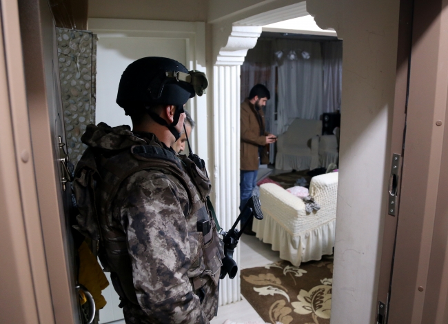 Uyuşturucu satıcılarına "şafak" baskını: 7 gözaltı