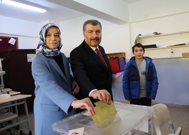 Bakanlar oylarını kullandı