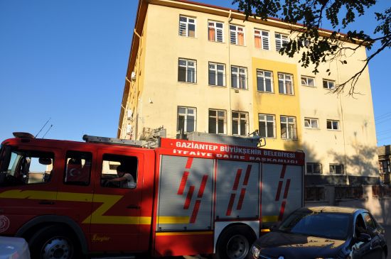 Gaziantep'te okula molotofkokteylli saldırı