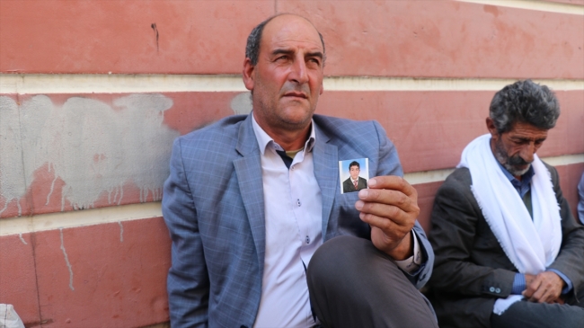 Ağrı'dan gelen baba Salih Gökçe oğlu Mehmet için eyleme katıldı.