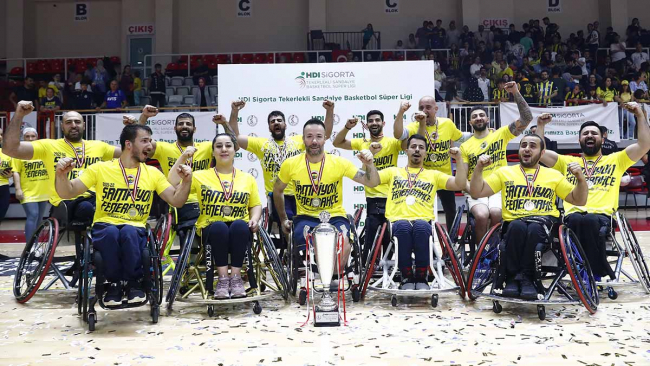 Fenerbahçe Tekerlekli Sandalye Basketbol Takımı ilk sezonda zirveye çıktı