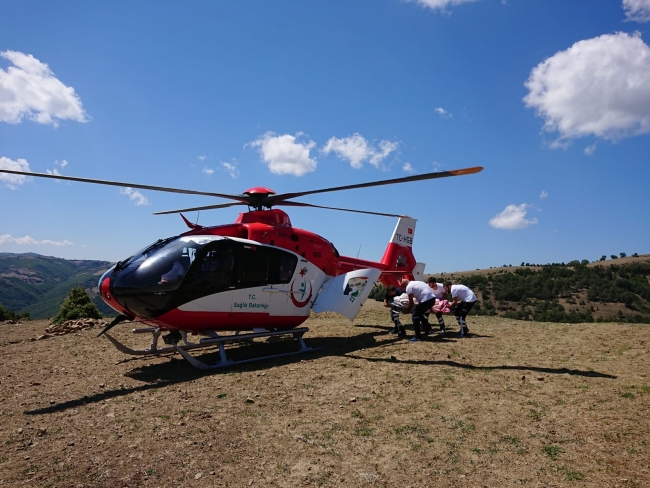Samsun'da yaşlı kadının imdadına ambulans helikopter yetişti