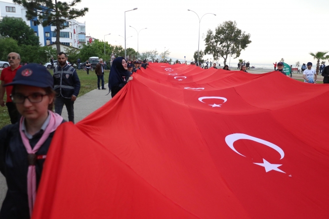 Samsun'da 1919 metrelik dev Türk bayrağı açıldı